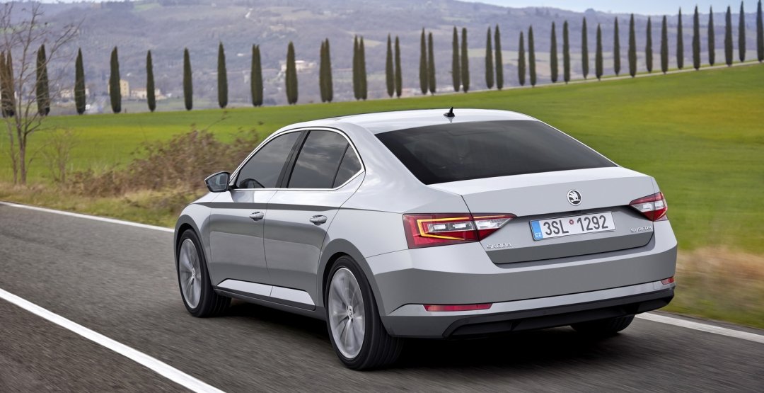Skoda Superb 2015 9.jpg