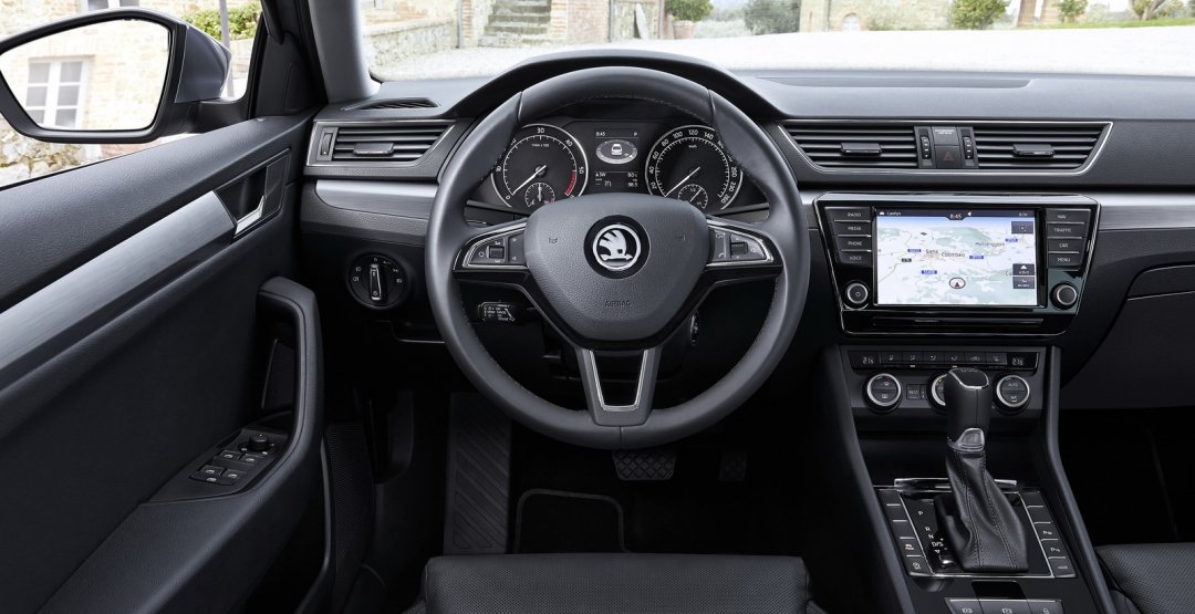Skoda Superb 2015 8.jpg