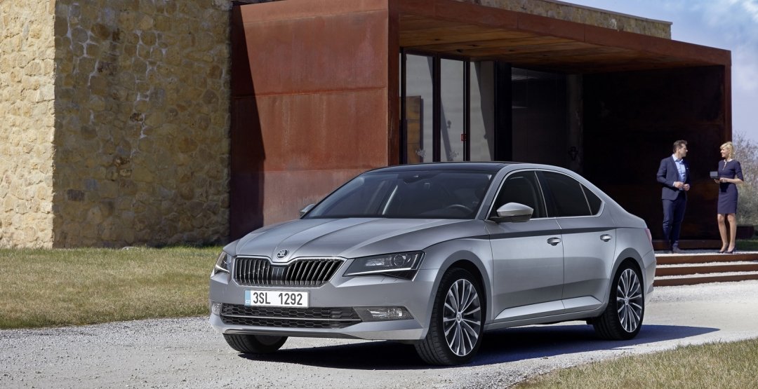 Skoda Superb 2015 13.jpg