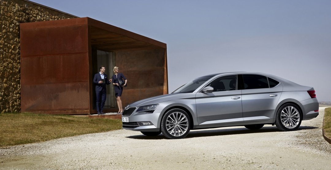 Skoda Superb 2015 2.jpg