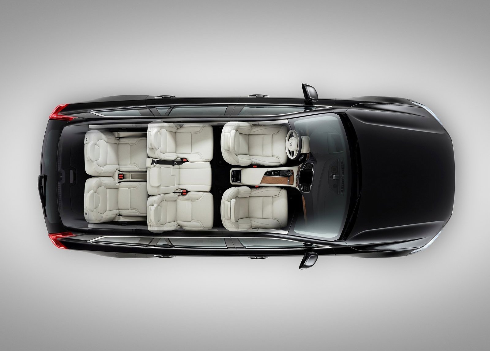 Volvo XC90 T8 3.jpg