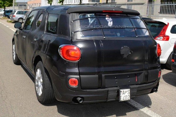 Alfa Romeo suv.jpg