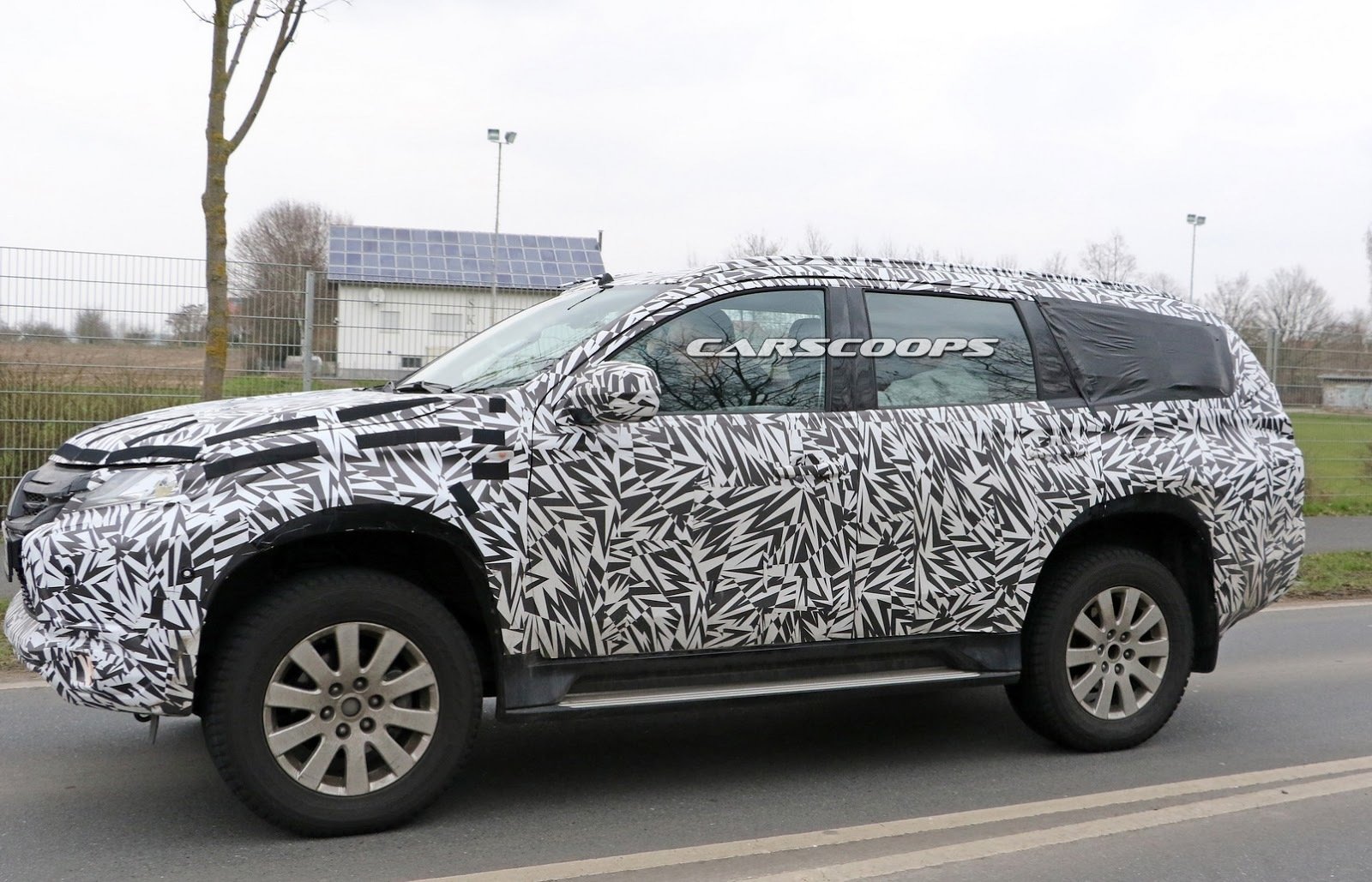 Mitsubishi Pajero Sport 1.jpg