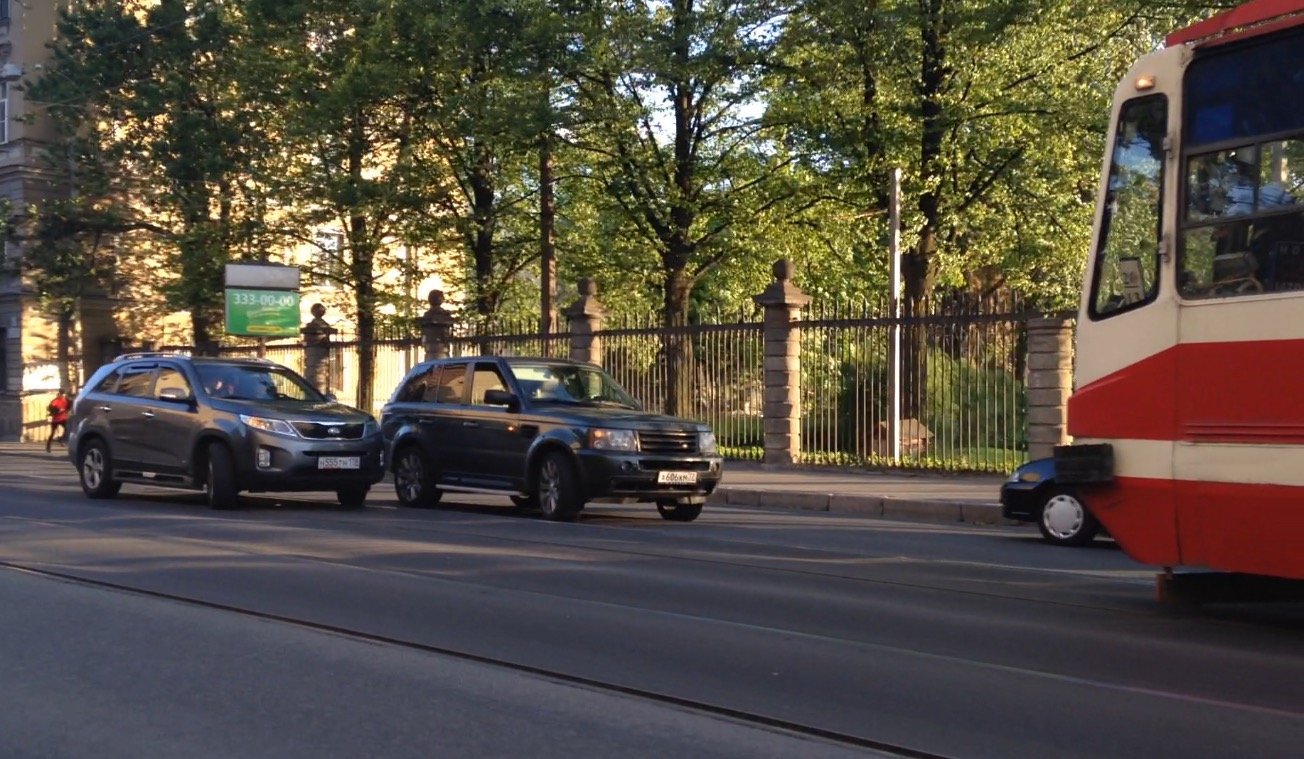 ДТП на Лесном проспекте  на втречной полосе