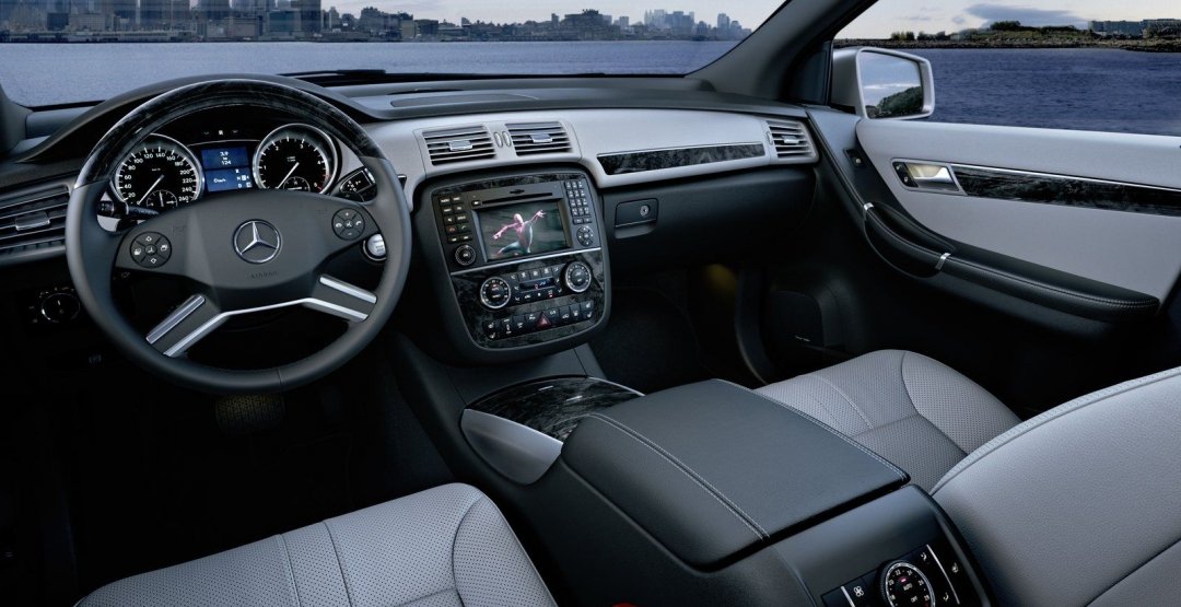 Mercedes R-Class 2.jpg
