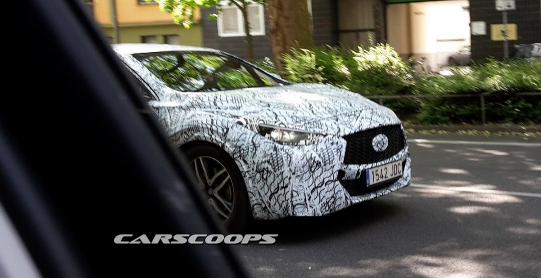 Infiniti Q30  2,jpg