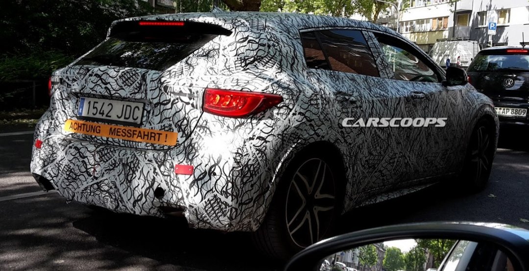 Infiniti Q30 1.jpg