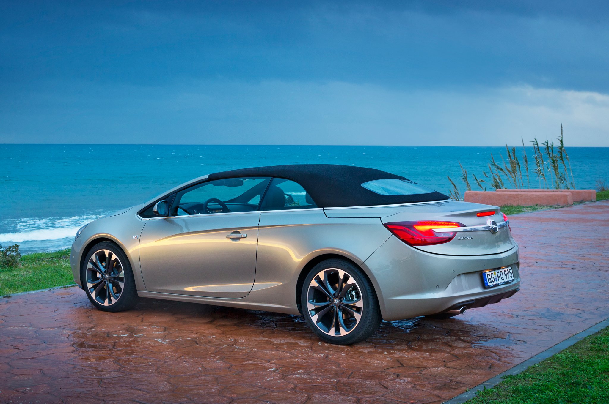 Opel Cascada 1.jpg