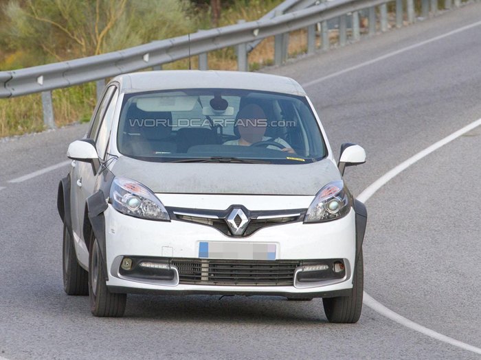 Renault Grand Scenic 1.jpg