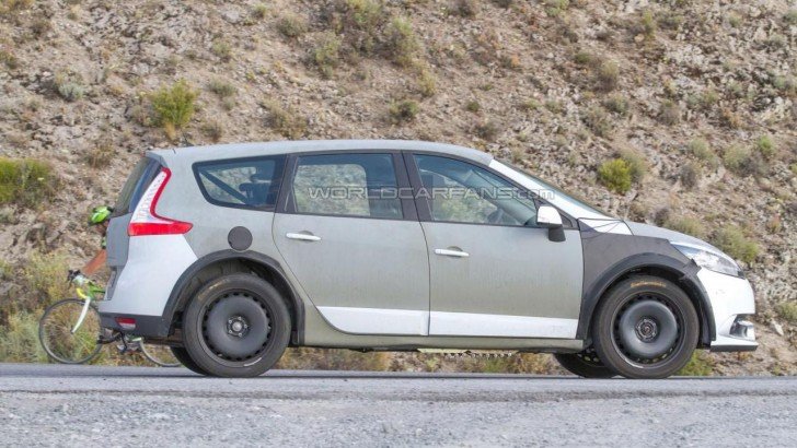 Renault Grand Scenic 2.jpg