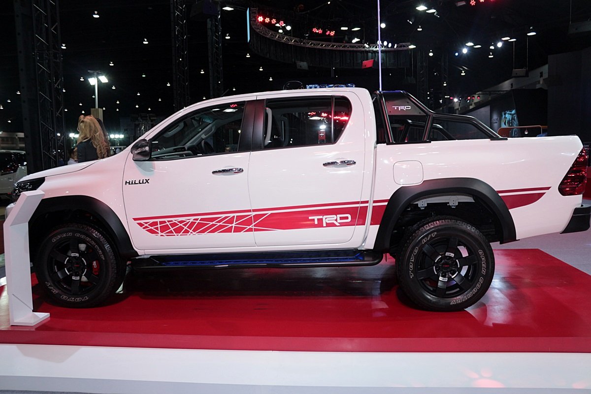 Toyota Hilux Revo TRD Sport Offroad 1.JPG