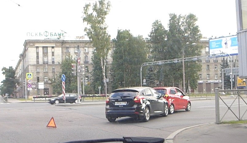 ДТП на Кантемировской площади - Ford Focus врезался в Kia Picanto ДТП на Кантемировской площади