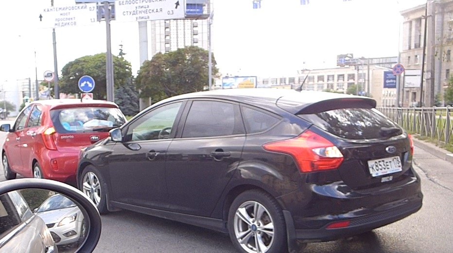 ДТП на Кантемировской площади - Ford Focus врезался в Kia Picanto ДТП на Кантемировской площади