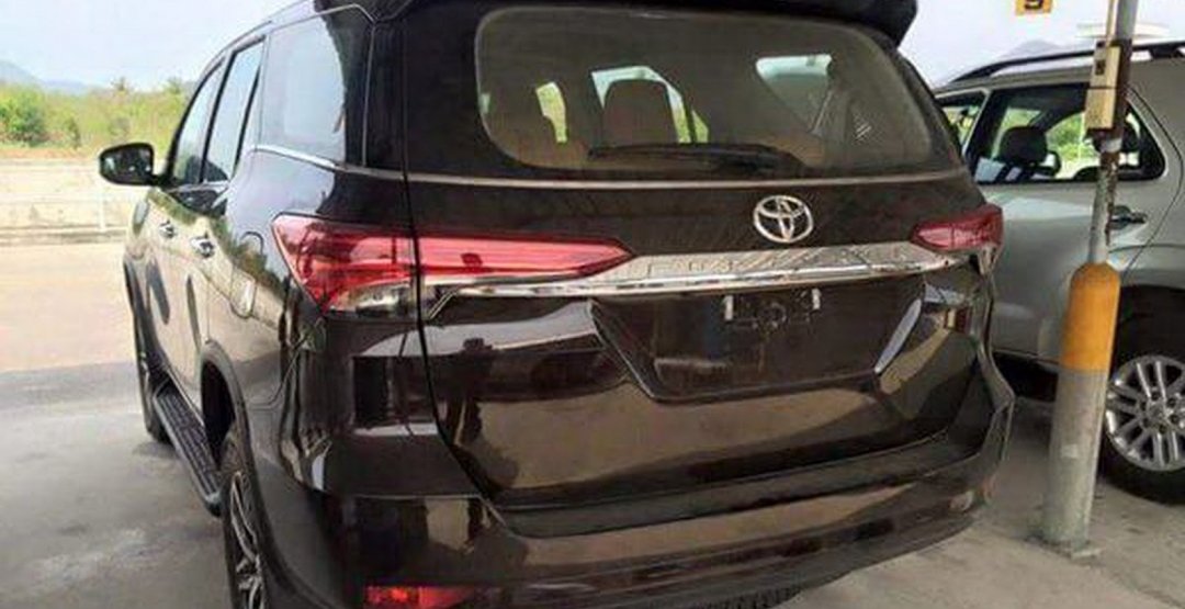 Toyota Fortuner (2016)-2.jpg
