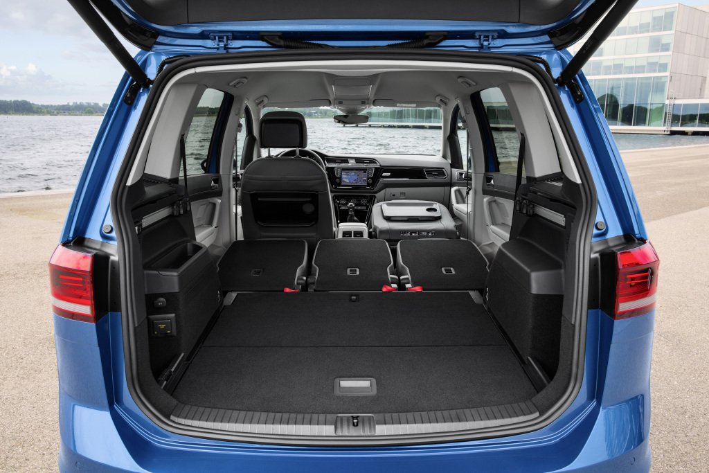 Volkswagen Touran new1.jpeg