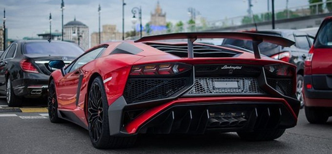 В Москве замечен шикарный Lamborghini Aventador SV Lamborghini Aventador SV 2.jpg