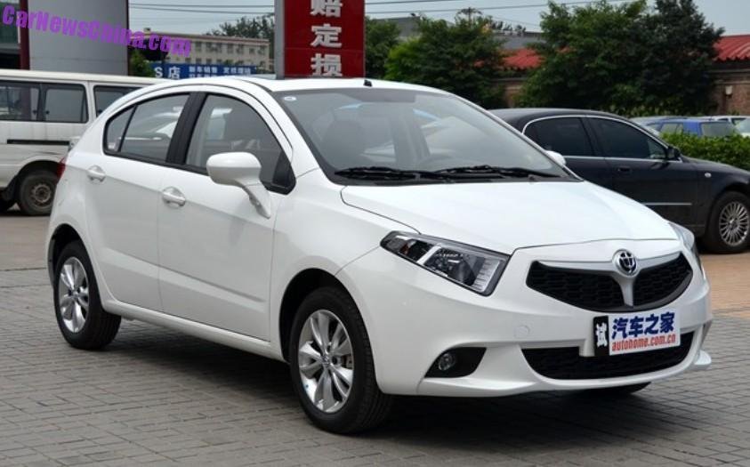 Brilliance готовит новый кроссовер H220 Cross Brilliance H220 1 .jpg
