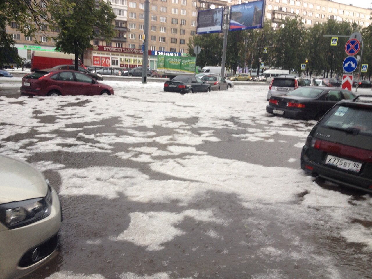 Дождь и град в Петербурге