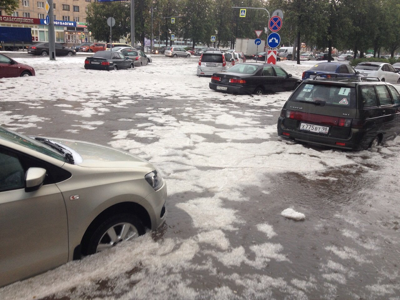 Дождь и град в Петербурге