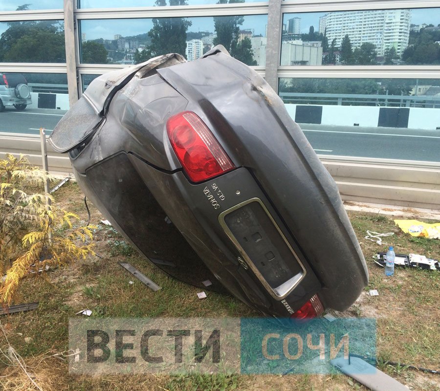 в сочи разорвало автомобиль 1.jpg