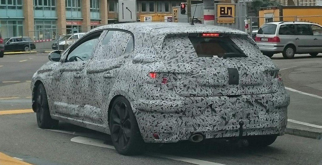 В Германии во время прохождения финальных тестов замечен новый Renault Megan Renault Megan.jpg