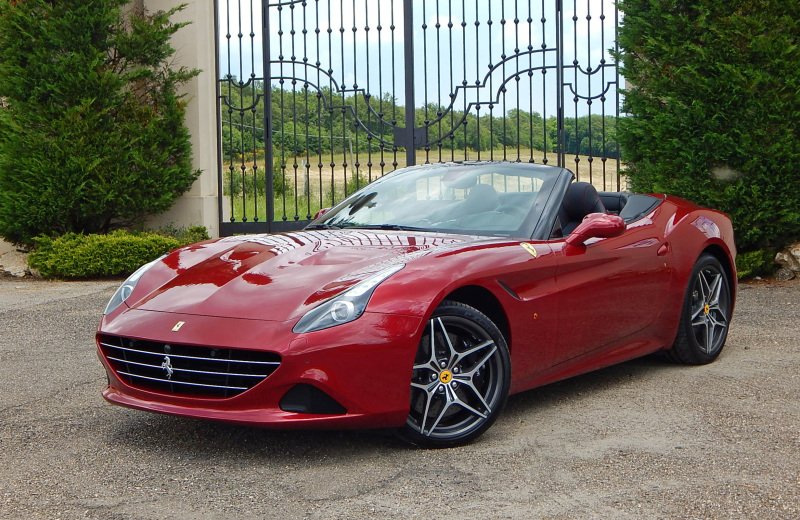 Ferrari California T 1.jpg