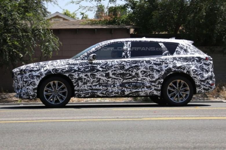 Mazda CX-9 засняли во время дорожных тестов Mazda CX-9 3.jpg
