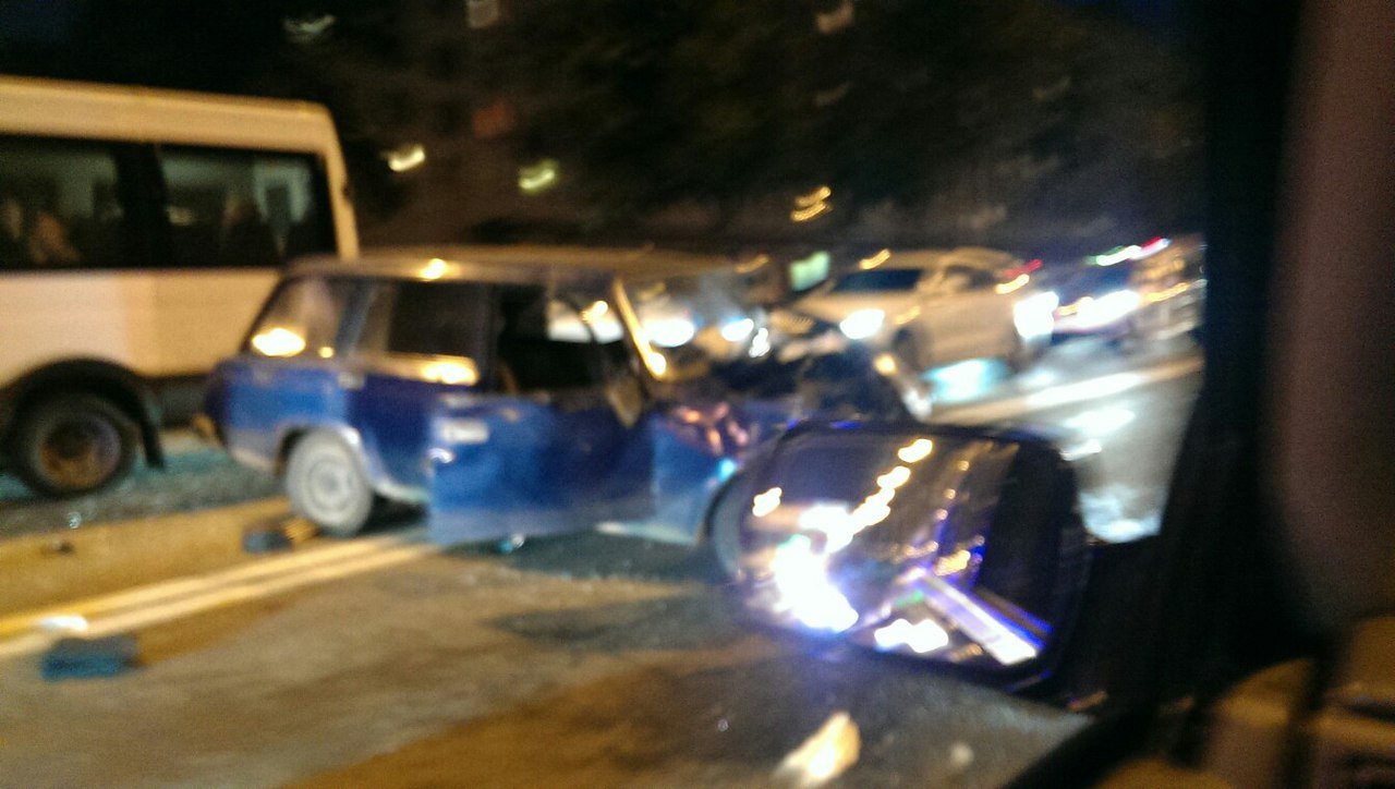 ДТП на Ветеранов с участием маршрутки в Петербурге 5.jpg
