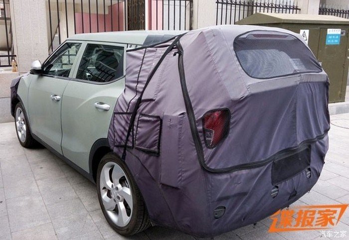 SsangYong Tivoli spy 1.jpg