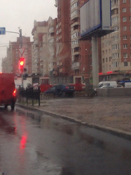 В Петербурге автомобиль влетел в подземный переход 2.jpg