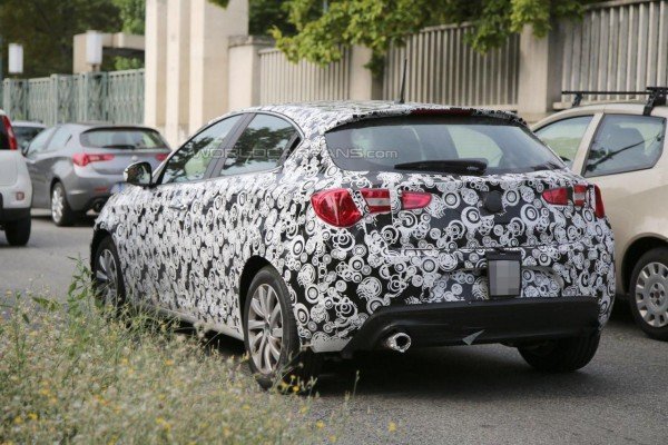 Alfa Romeo Giulietta spy 1.jpg