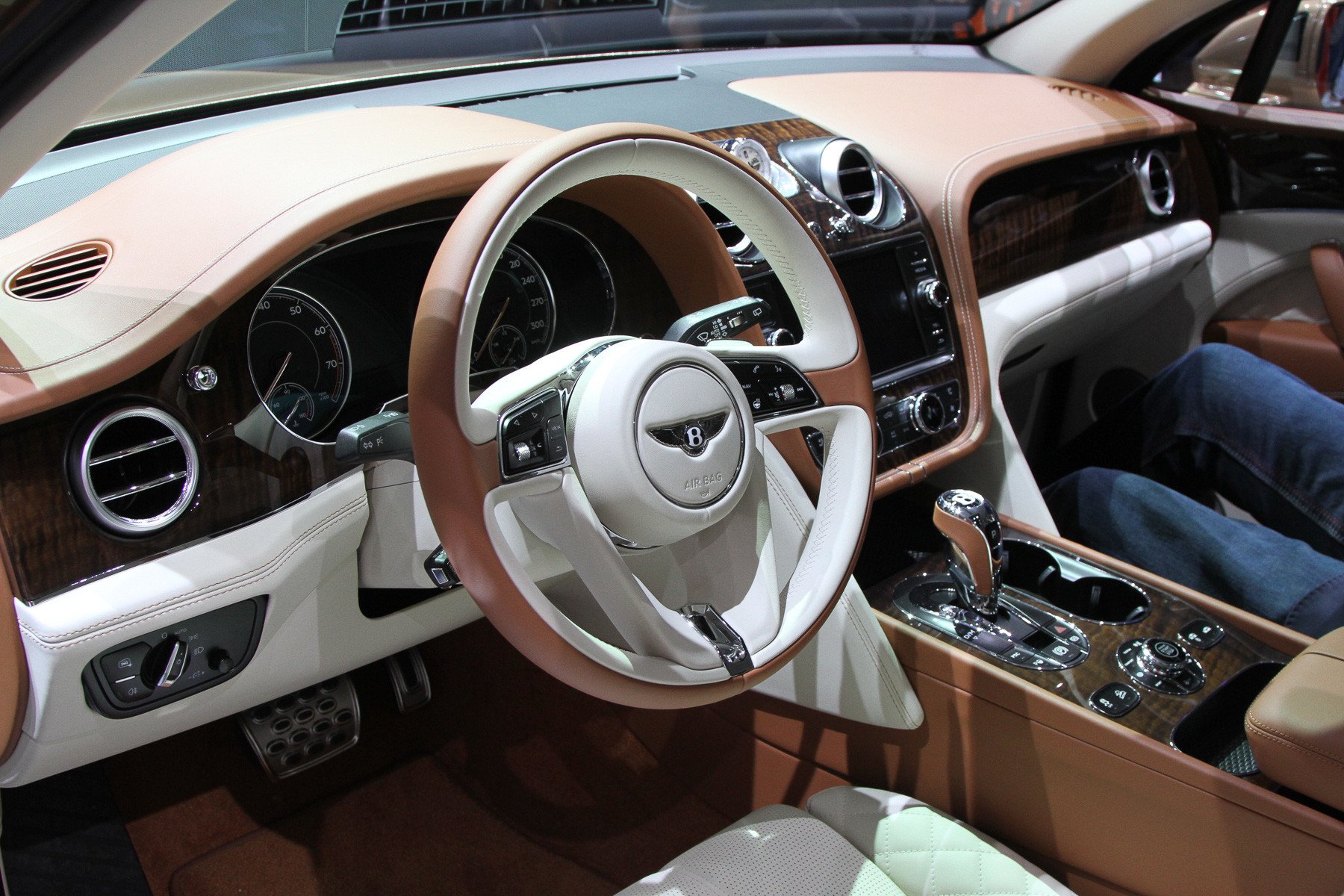 Bentley Bentayga 5.jpg