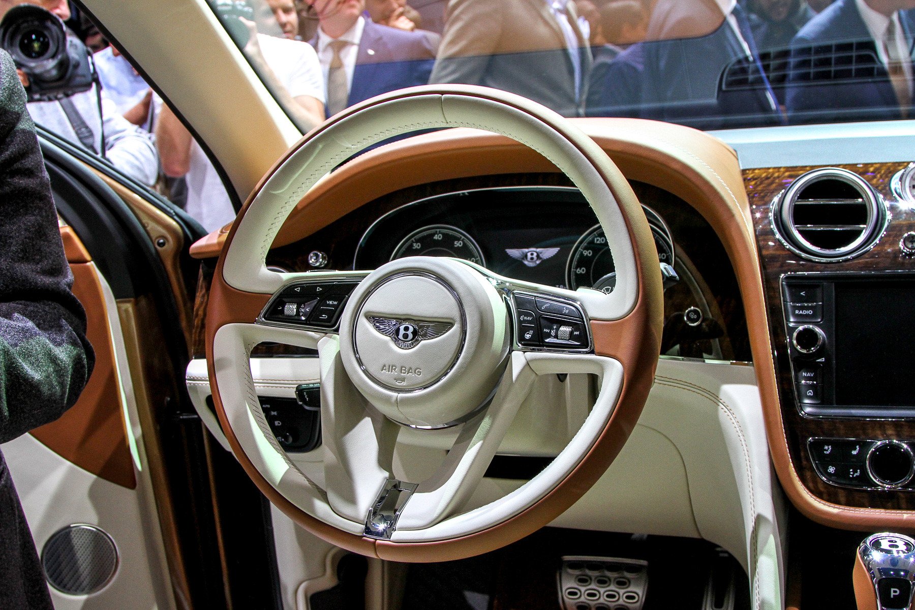 Bentley Bentayga 7.jpg