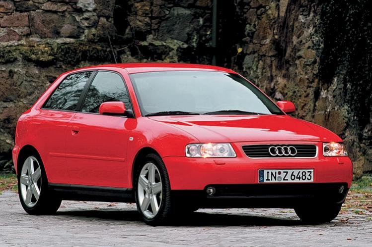 Семейство Audi A3 отмечает свое 20-летие Audi A3 первого поколения.jpg