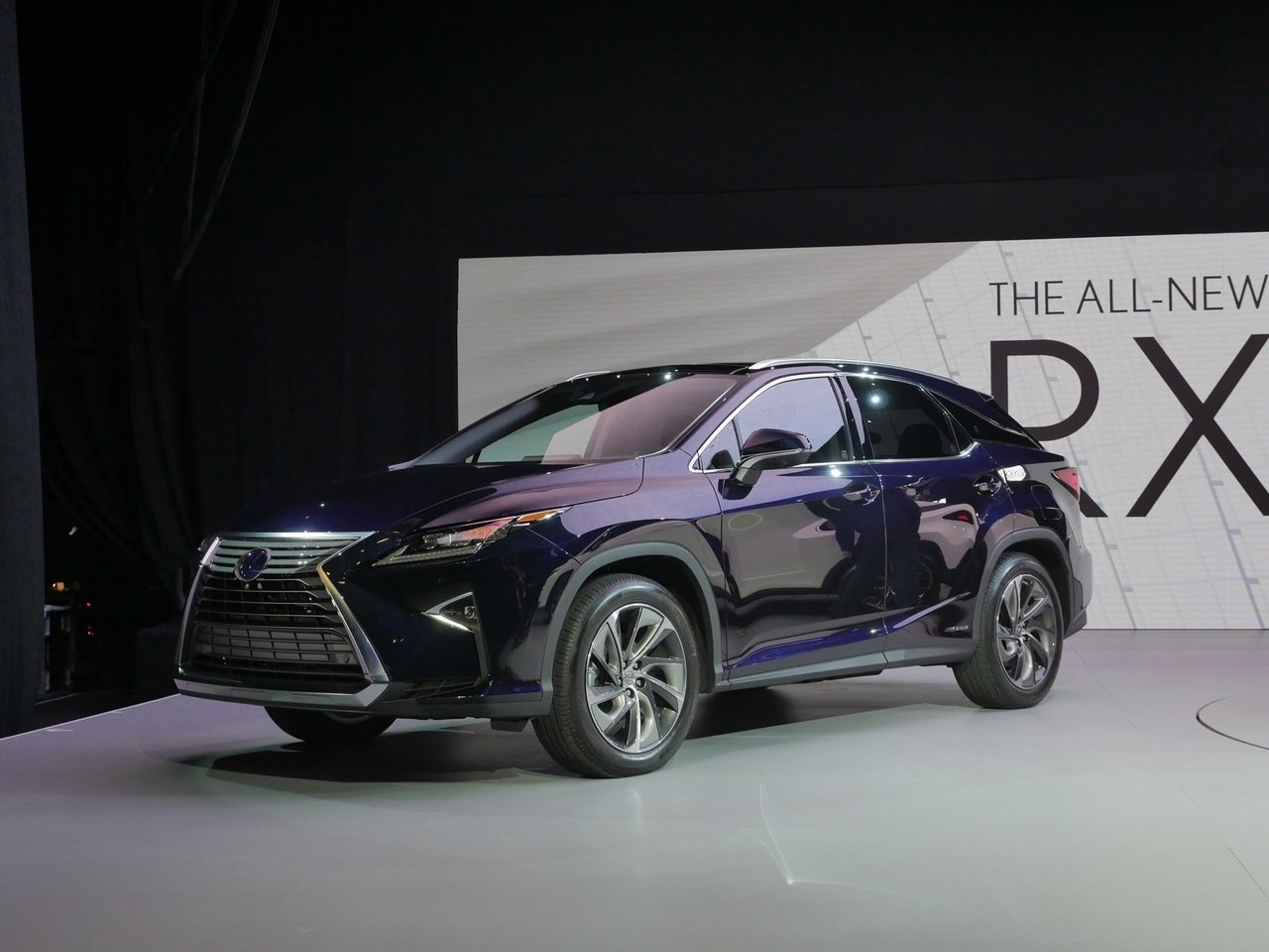 Lexus RX 1.jpg