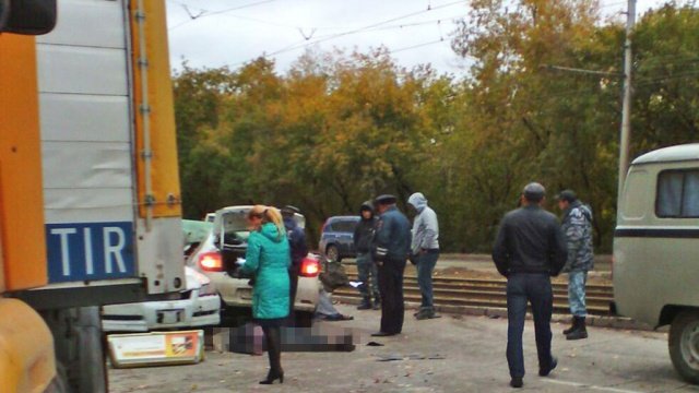 В ДТП с такси в Новосибирске погибли три человека В ДТП с такси в Новосибирске погибли три человека 1.jpg