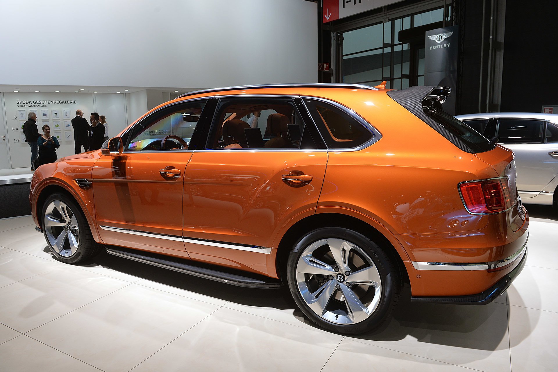 Bentley Bentayga 1.jpg
