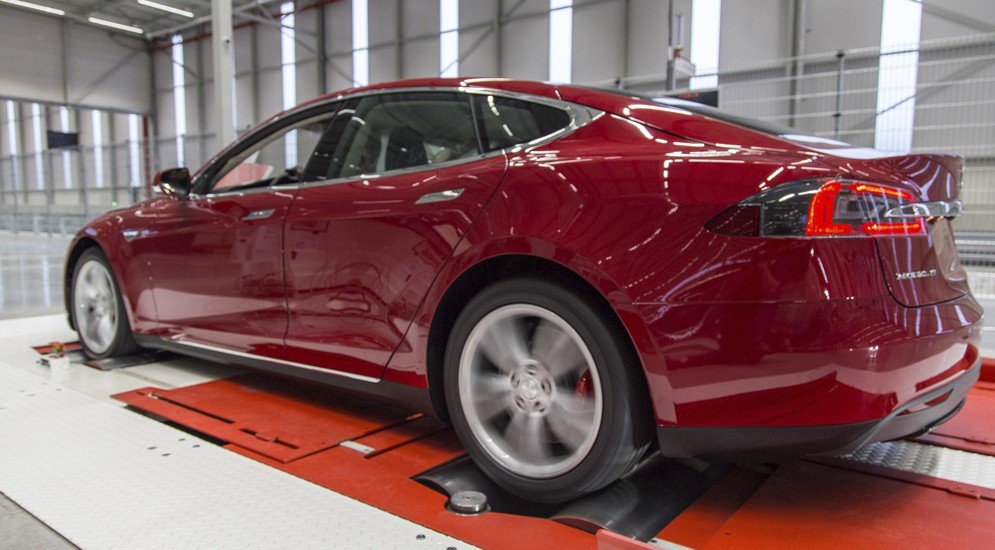 Илон Маск открыл первый в Европе завод Tesla 2.jpg