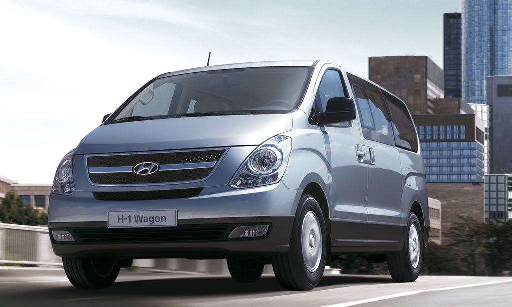 Начались продажи обновленного минивена Hyundai Н-1 huindai Н-1 2015.jpg