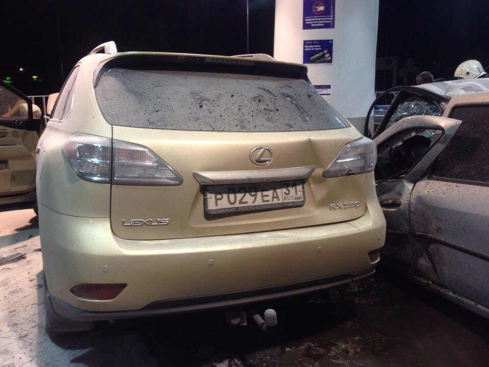 В Белгороде пьяная 19-летняя девушка на Lexus врезалась в АЗС, уходя от погони 4.jpg