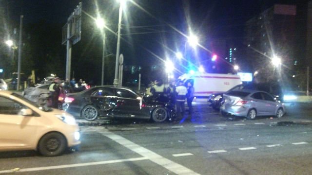 В ДТП с пятью машинами на юге Москвы погиб человек.jpeg