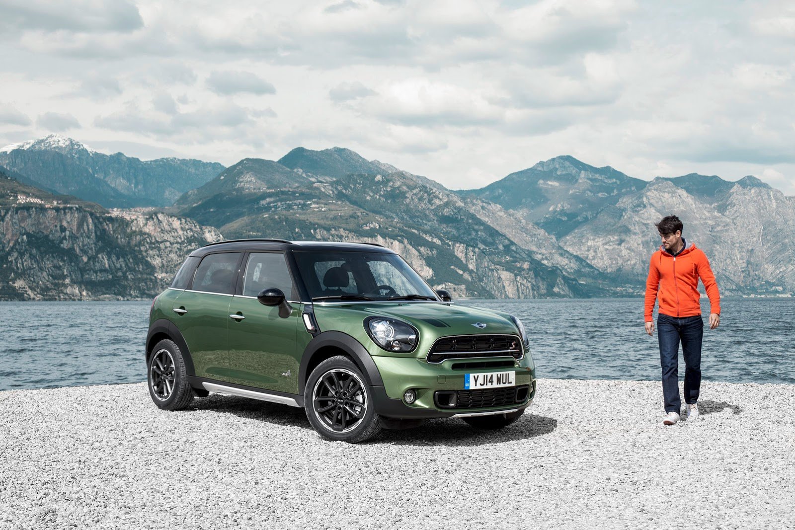 Mini к 2020 году выпустит пять новинок 2015-mini Countryman.jpg
