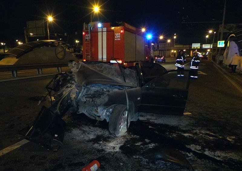 В ДТП на Комсомольском проспекте пострадали два человека 2.jpg