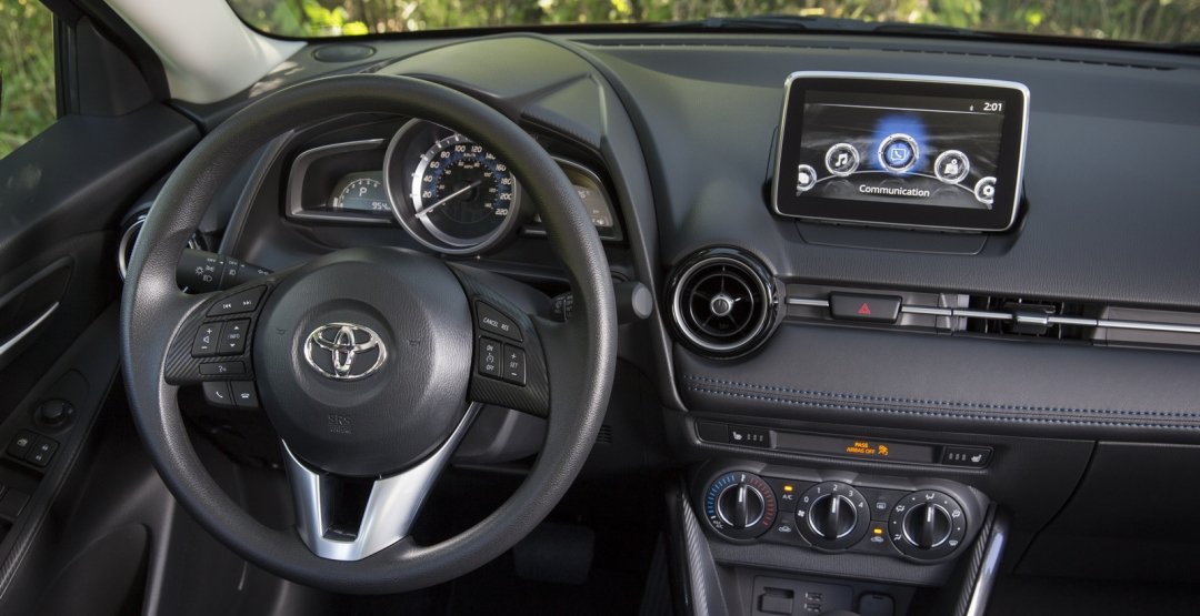 Toyota Yaris Sedan 2016 5.jpg