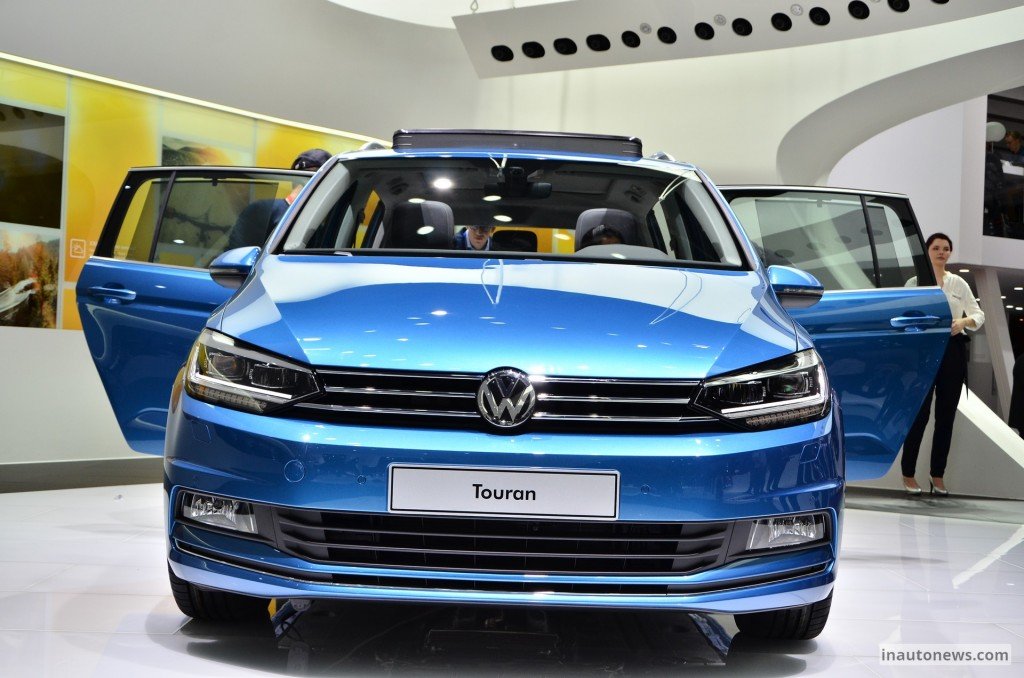 В Европе начались продажи нового Volkswagen Touran 2015 Volkswagen Touran 1.jpg