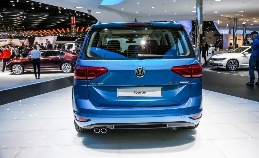 В Европе начались продажи нового Volkswagen Touran 2015 Volkswagen Touran 2.jpg