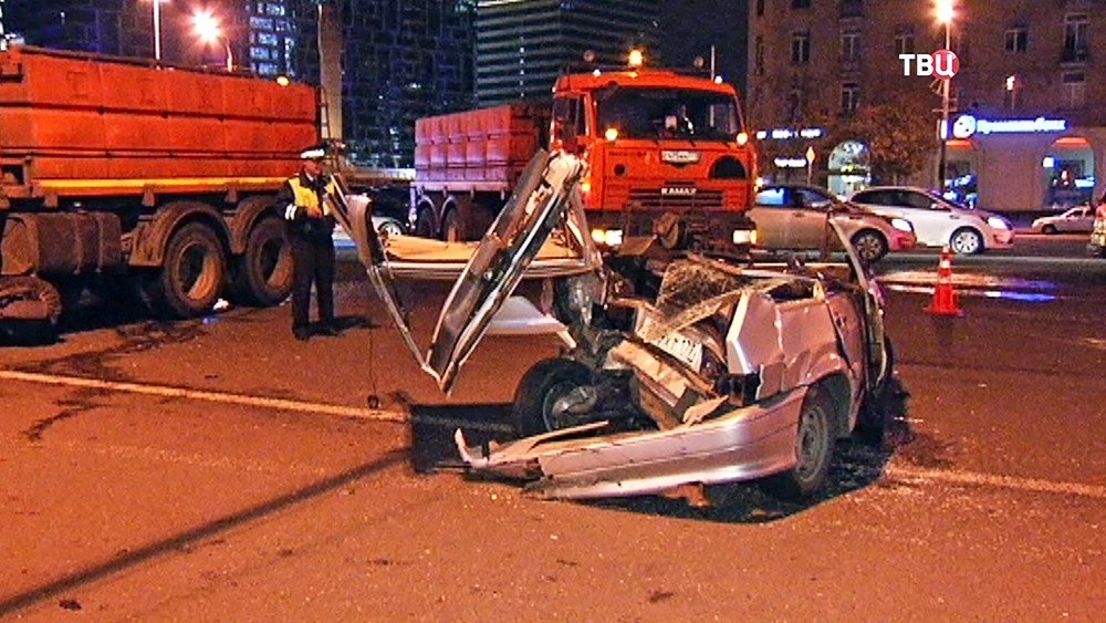 Виновника в аварии на Кутузовском проспекте арестовали на два месяца Виновника в аварии на Кутузовском проспекте арестовали на два месяца.jpg