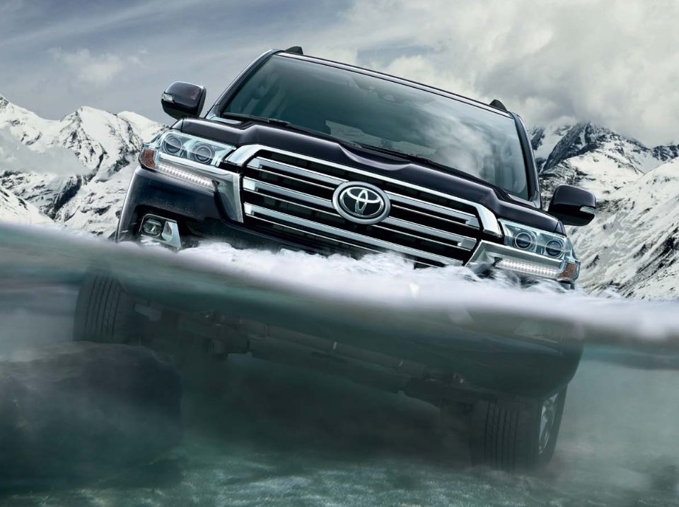 Toyota Land Cruiser 200 2015 10.jpg