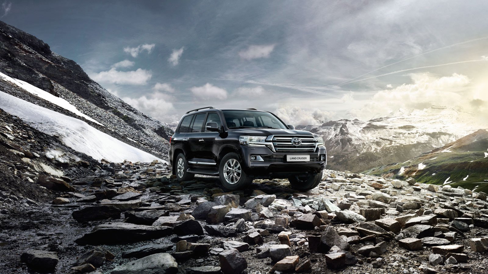 Toyota Land Cruiser 200 2015 2.jpg