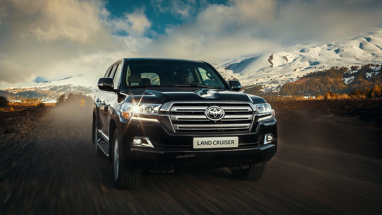 Toyota Land Cruiser 200 2015 7.jpg